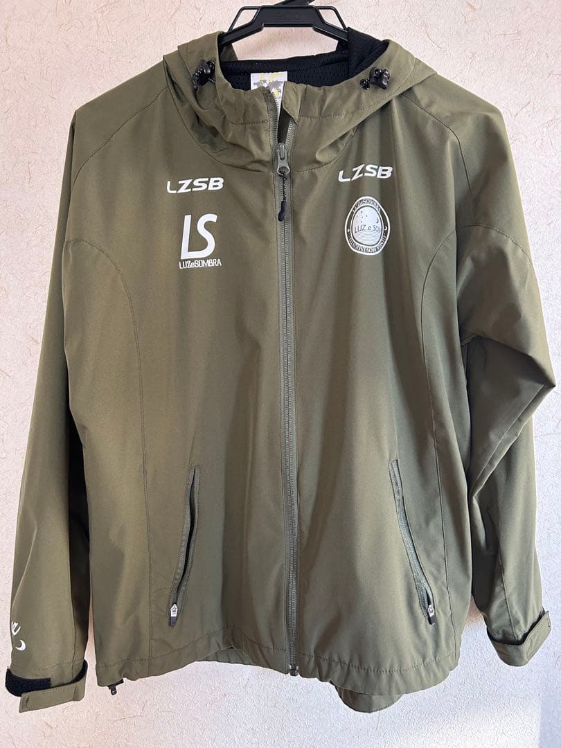 ルースイソンブラ Luz e Sombra フード付きジャケット 160 - フード