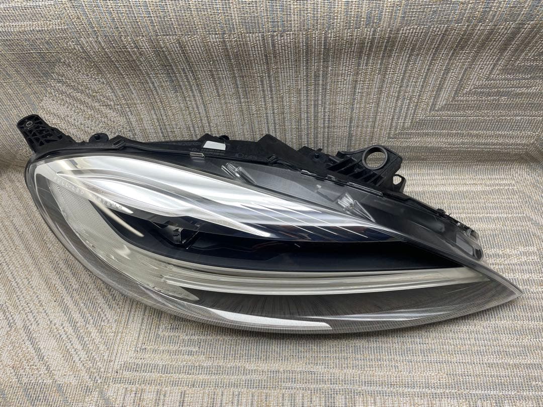 VOLVO ボルボ V40 MB系後期 純正 右 ヘッドライト 31677025 - メルカリ