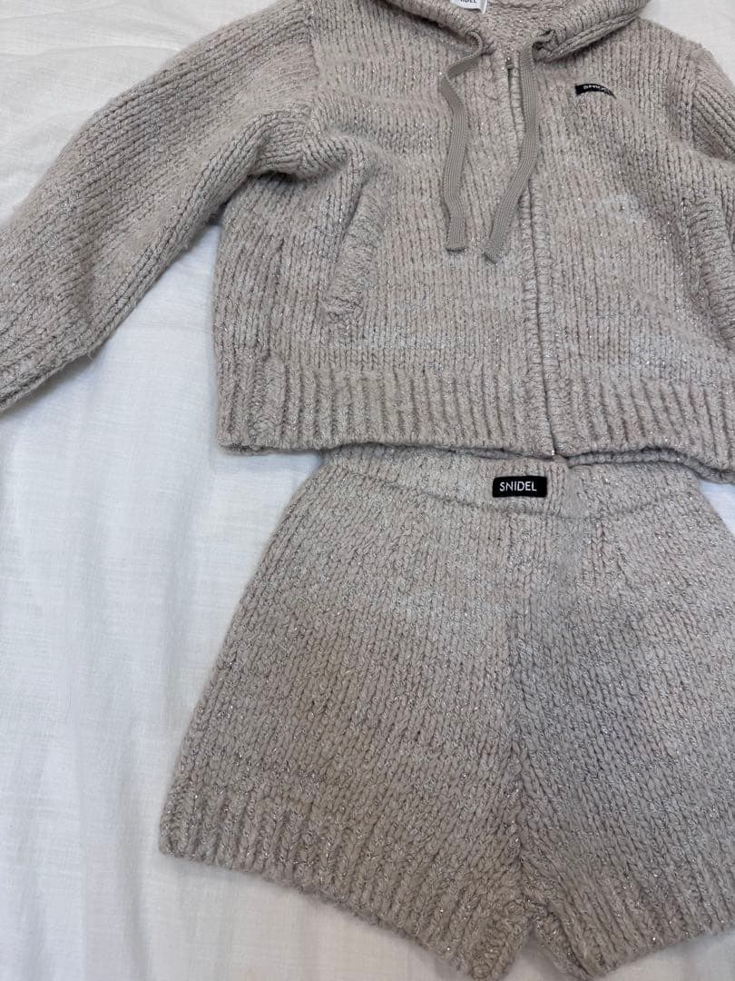 SNIDEL完売色ロービングニットフーディーセットアップ アイボリー