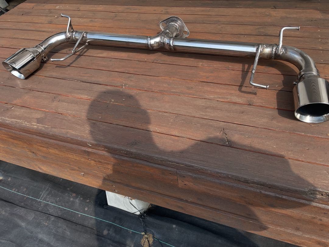 アクセラスポーツマフラー60パイ。購入者様取り置き品 アクセラスポーツ マフラー交換での入庫です｜グーネットピット