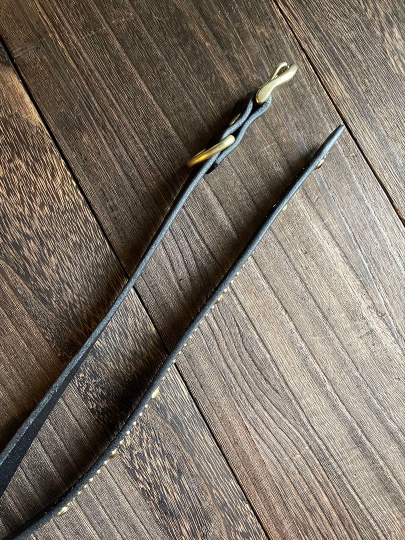 スタッズナローロングベルト　2.4cm　真鍮　シボ　フラワー　HTC CALEE