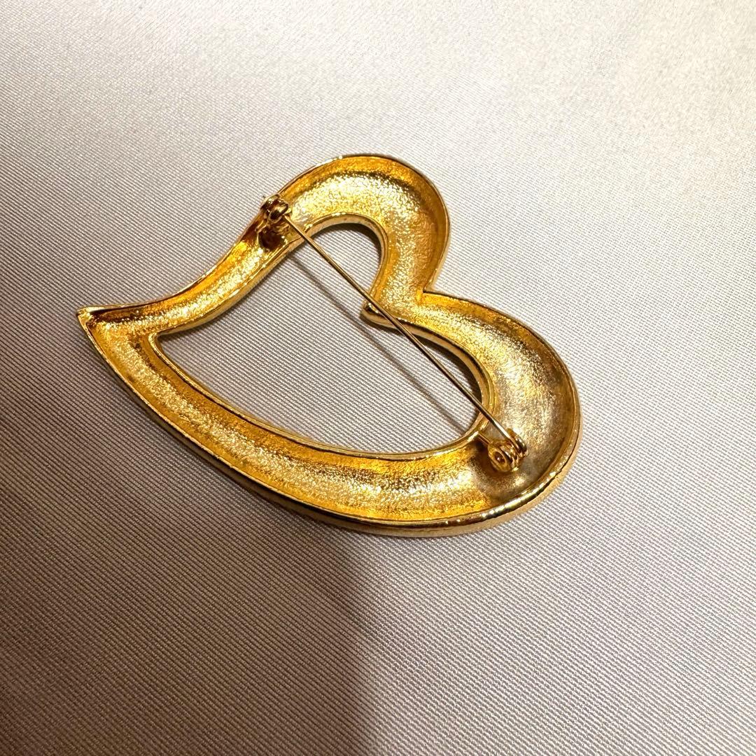 ヴィンテージ ハート ブローチ ゴールドカラー レトロ アンティーク調