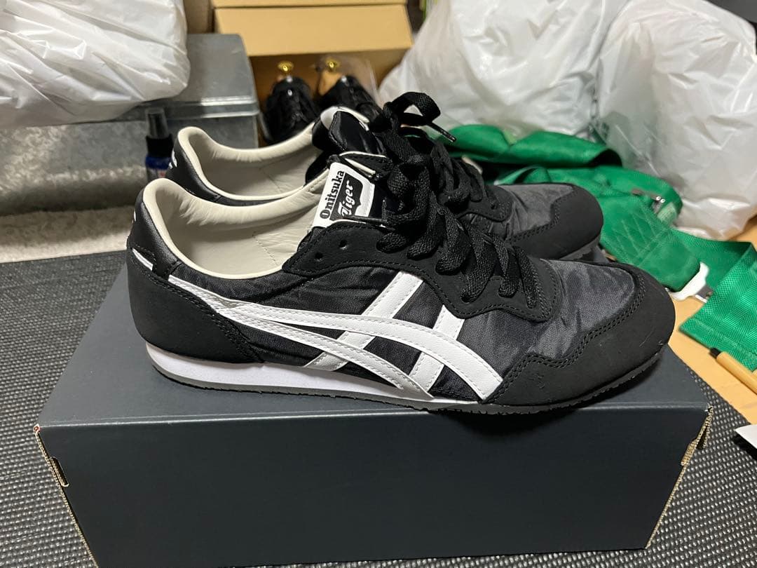 【一回のみ着用】オニツカタイガー セラーノ 27.5cm 購入日付記載領収書有り