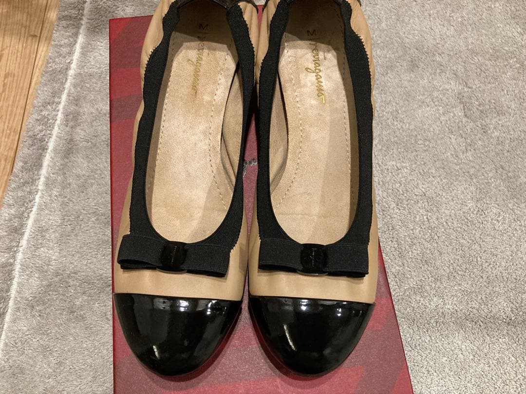 Ferragamo バレエシューズ 3センチ 9サイズ 数時間のみ使用の極美品