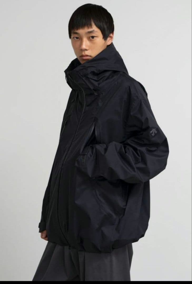DESCENTE Graphpaper ”Oversized CREAS” - メルカリ