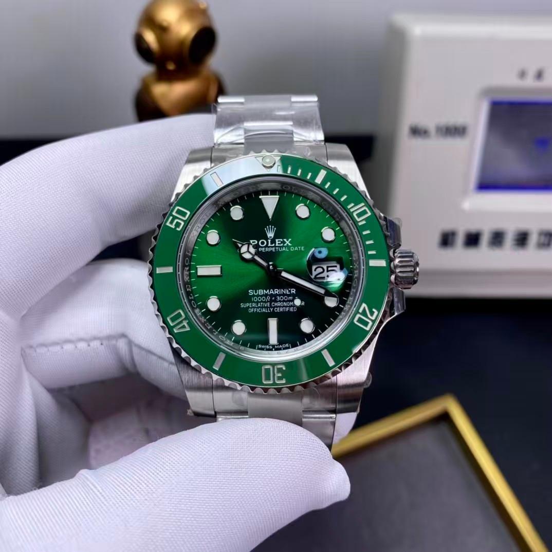 ROLEX Submariner グリーンダイアル 自動巻き腕時計 - メルカリ