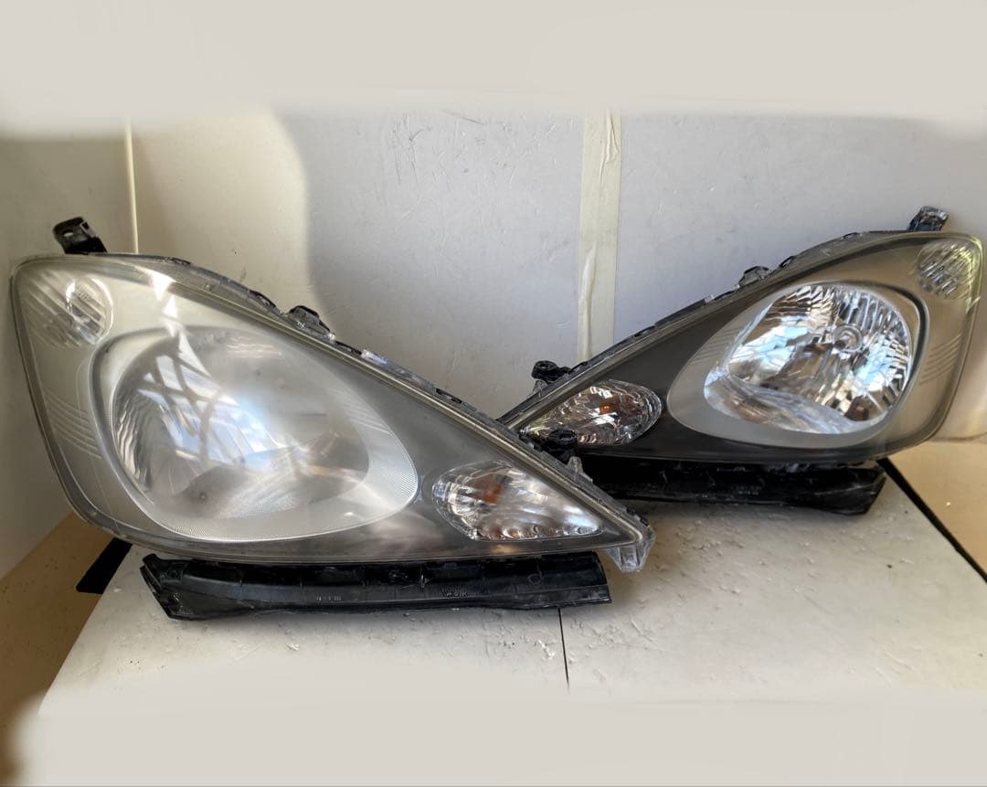 ホンダ フィット GE6 / GE7 / GE8 純正ヘッドライト左右セットです