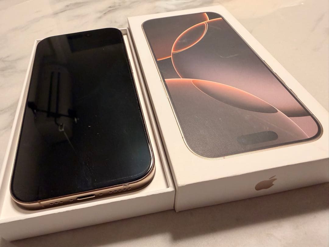 美品iPhone 16 Pro本体 256GB デザートチタニウム iPhone 16 Pro 256GB - デザートチタニウム（SIMフリー）[整備済製品