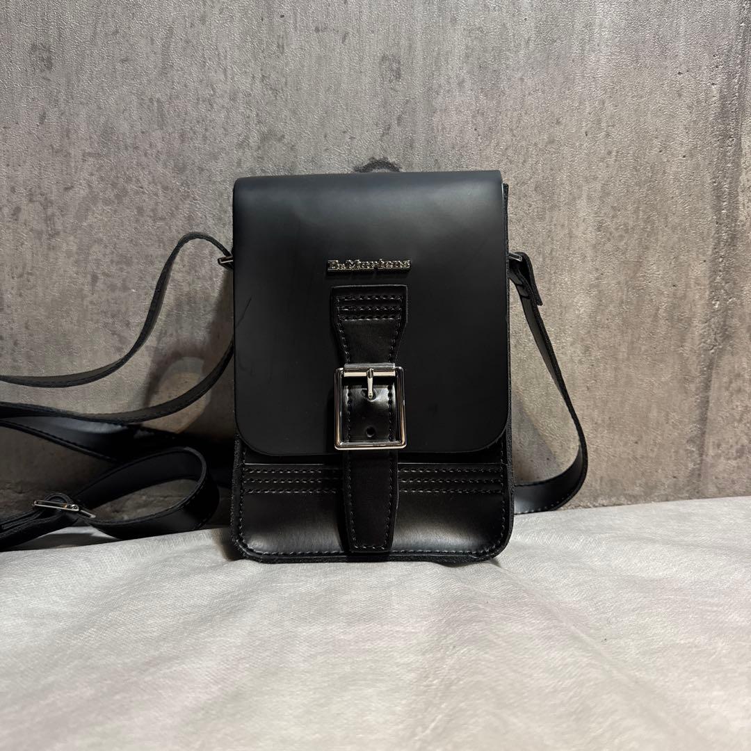 【新品】Dr.マーチン　ショルダーバッグ Dr.Martens（ドクターマーチン） ボックス クロスボディ バッグ