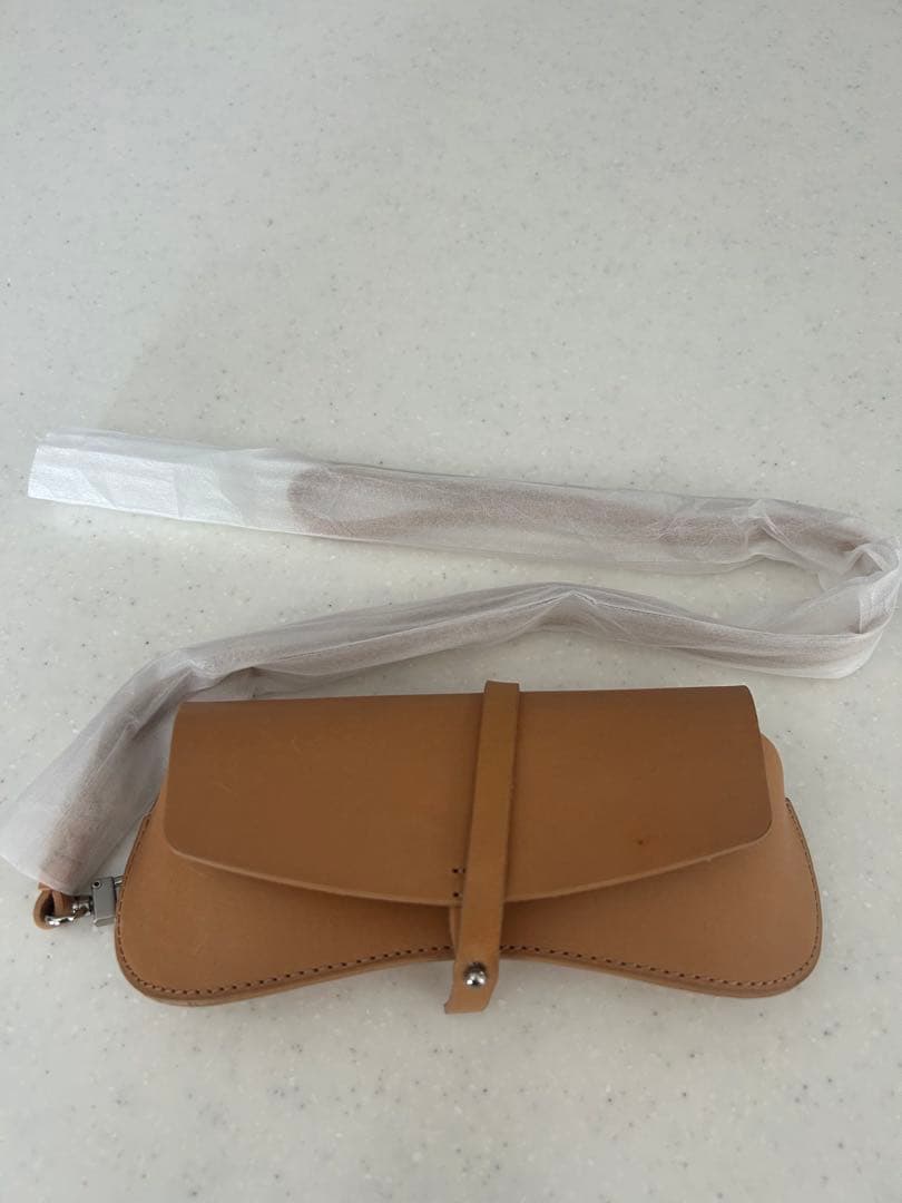 ETRE TOKYO タンドレザーサングラスケース ベージュ - メルカリ