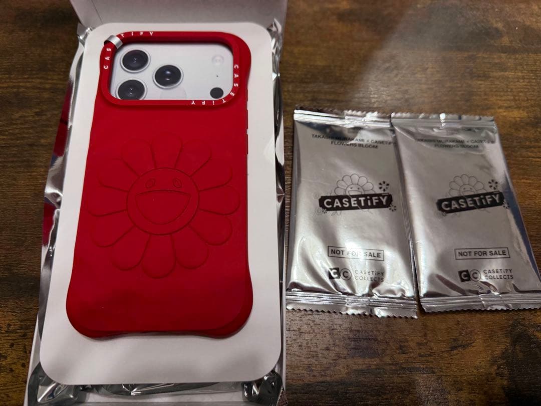 【新品/レッド】CASETiFY×村上隆 ウェーブシリコンフラワースマホケース 新品/レッド】CASETiFY×村上隆 ウェーブシリコンフラワースマホケース