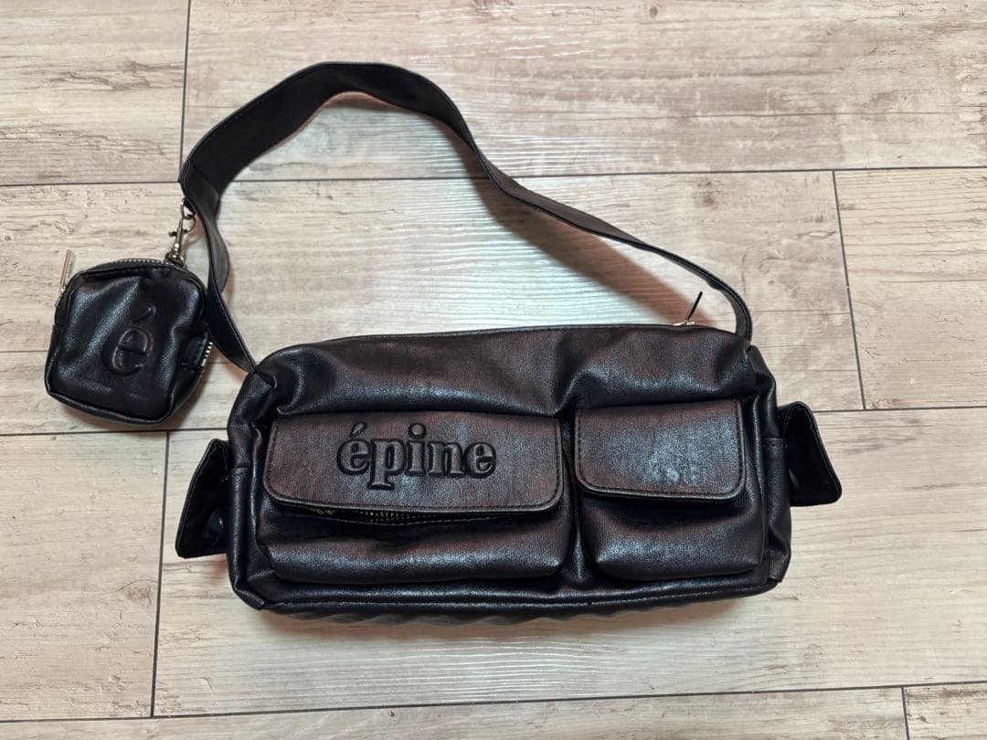 エピヌ épine pouch Pocket bag blackの通販はau PAY マーケット