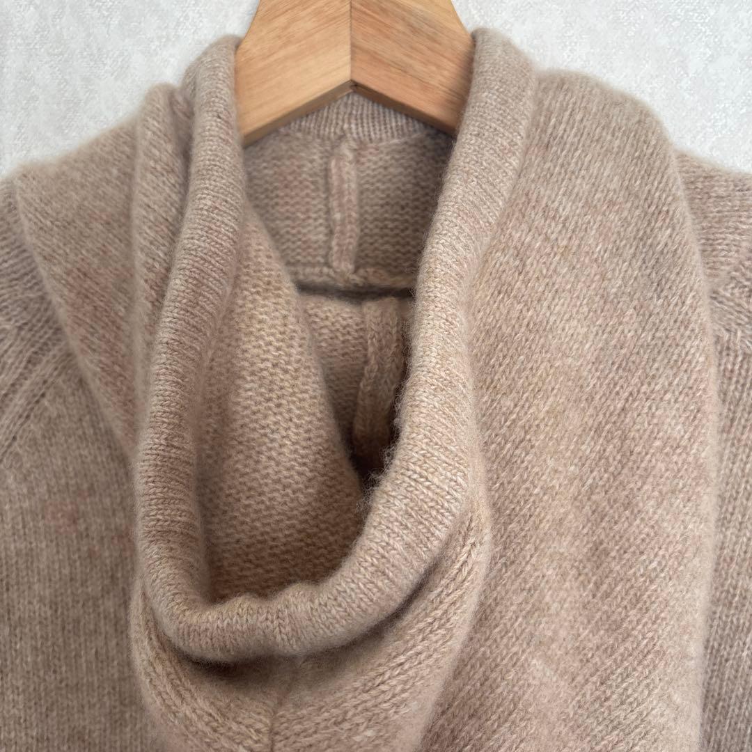 クラネ*フード付きベージュニットセーター - メルカリ