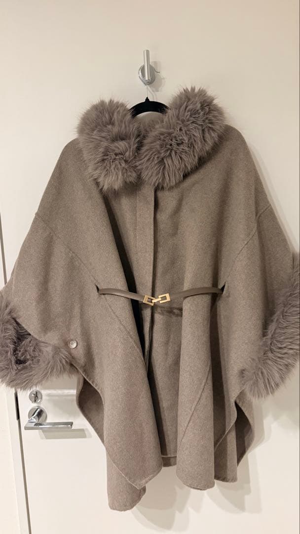 お値下げ中‼️SNIDELスナイデル ファー付きミドルケープコート MOC