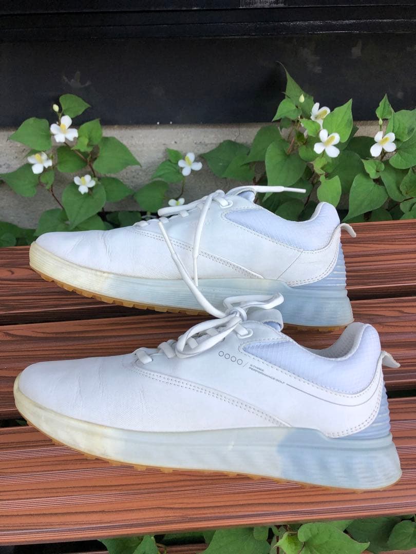 340番 美品 ecco ゴルフシューズ 37 23.5cm スパイクレス