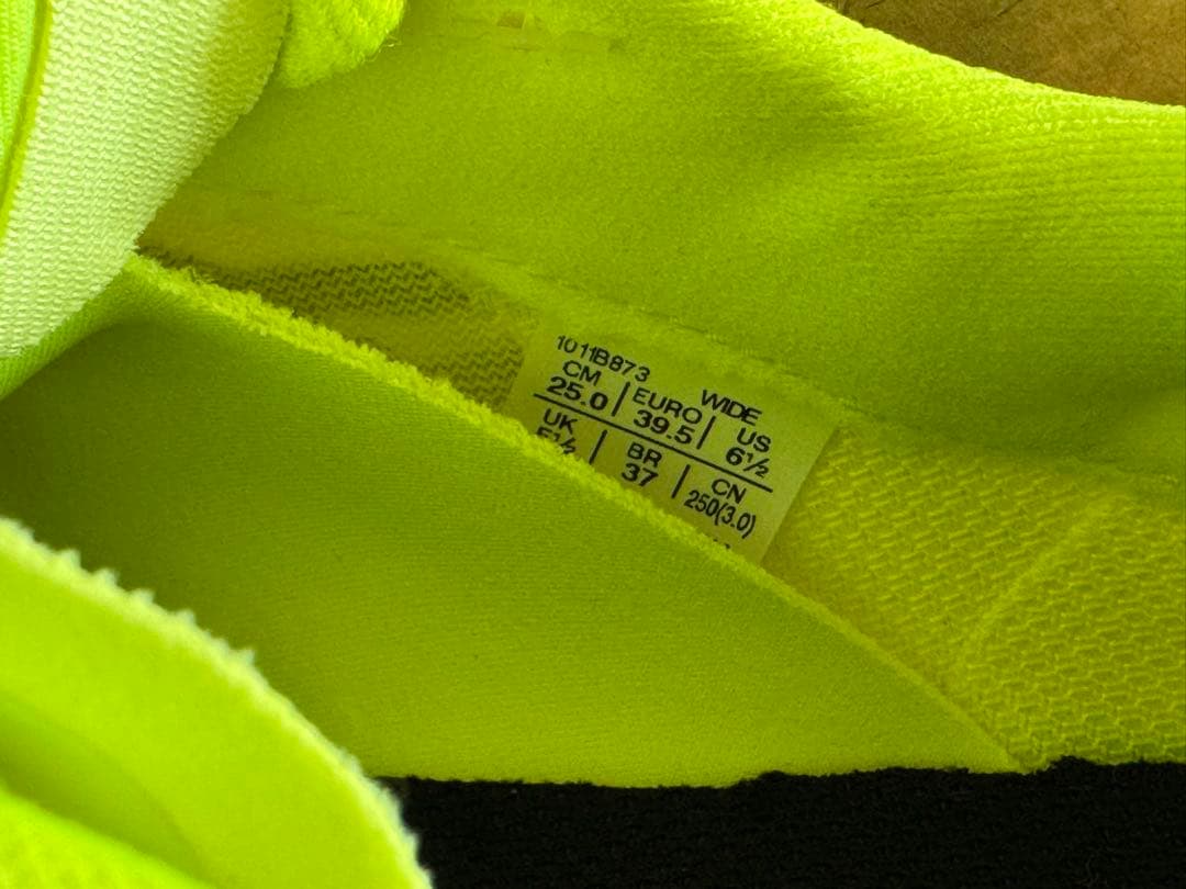 まちゃ asics MAGIC SPEED 4 25.0cm 新品