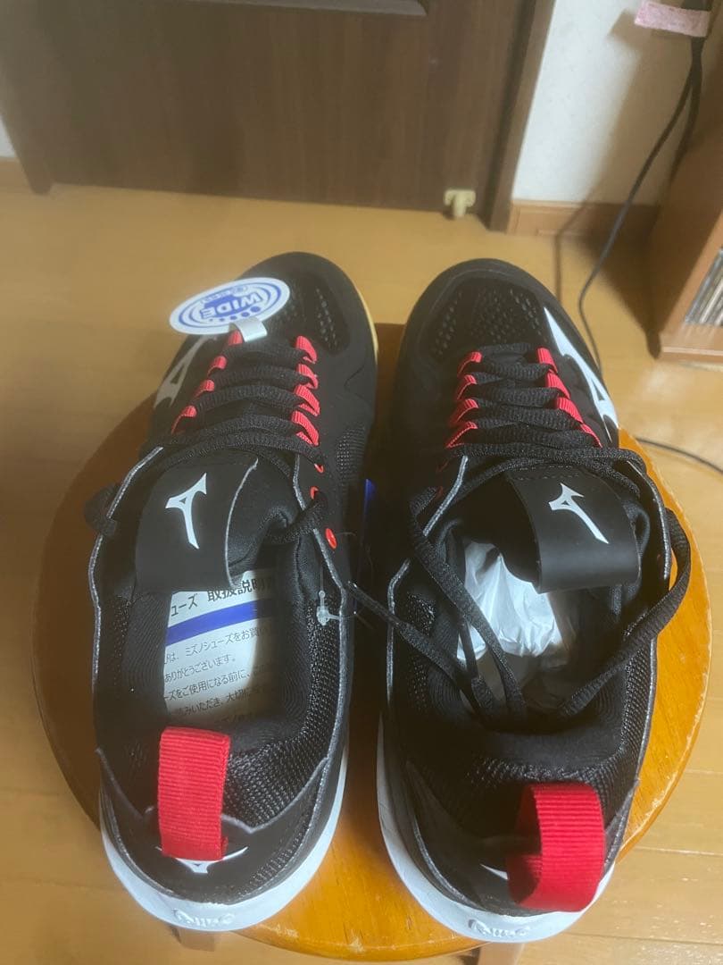 ミズノ　waveclaw neo 新品　27.5cm