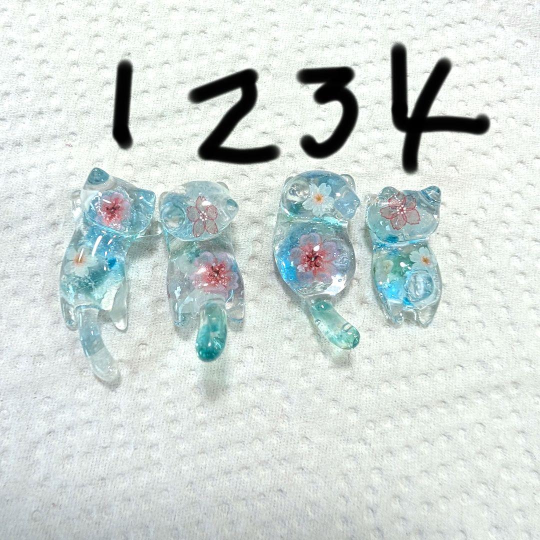 レジンネックレス 桜ネックレス じゃれ猫 アクアマリン 琉球ガラス