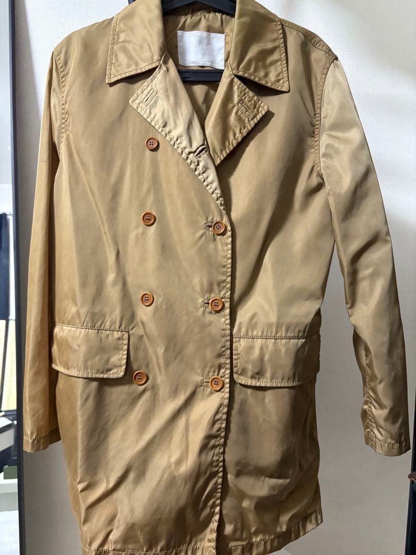 PRADA ベージュ ナイロンダブルショートコート PRADA（プラダ） ステンカラーコート 40 ベージュ レディース