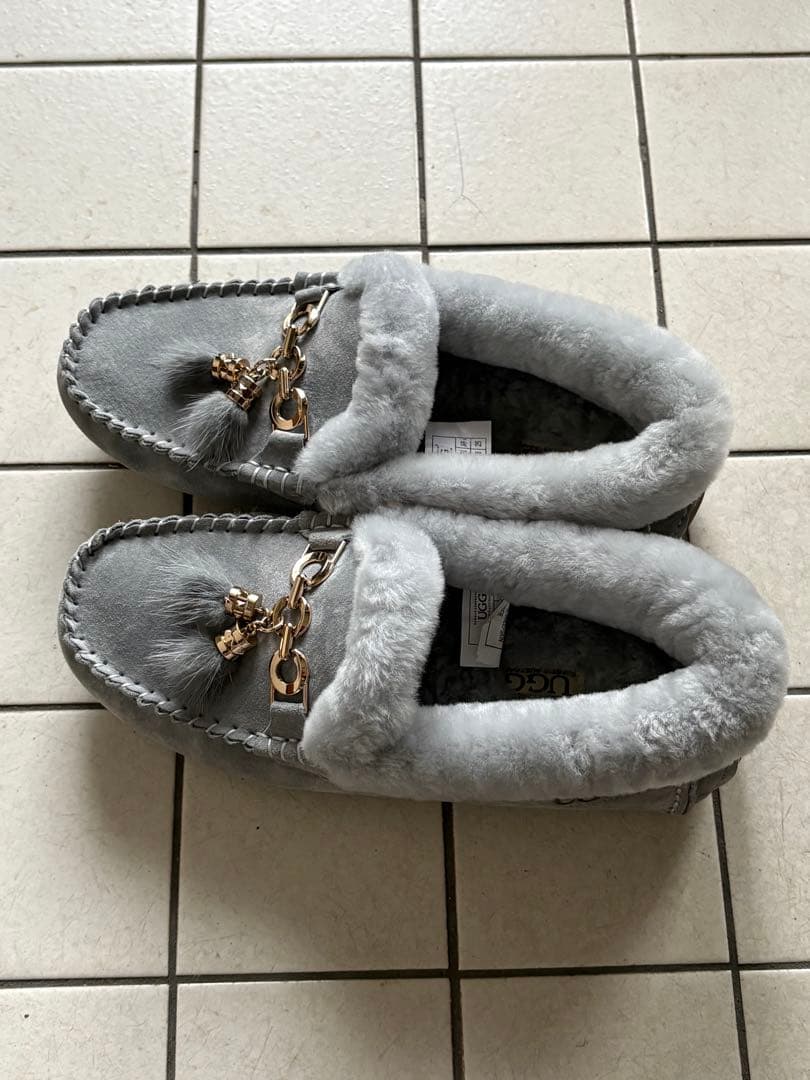 UGG モカシン　グレー　試し履きのみ アグ UGG スリッポン デッキシューズ・モカシン アンスレー グレー