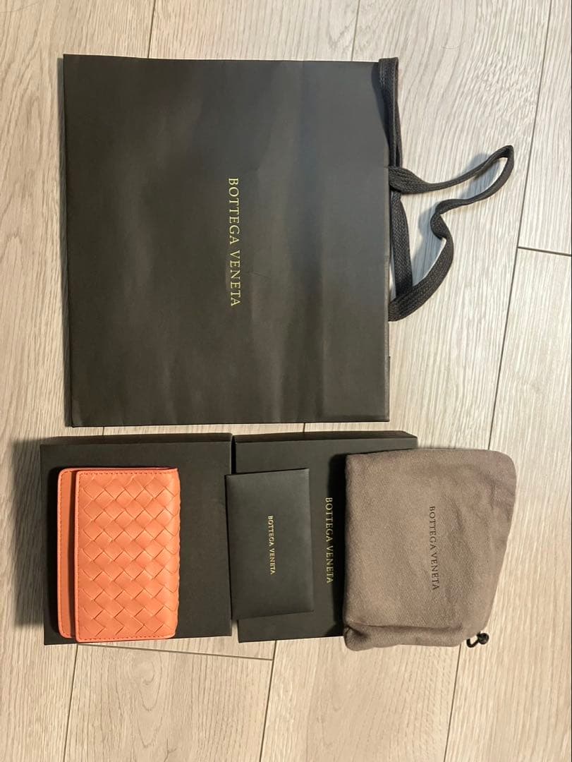 未使用Bottega Veneta オレンジ 二つ折り名刺入れ 楽天市場】ボッテガヴェネタ (ボッテガ・ヴェネタ) 二つ折り財布 財布