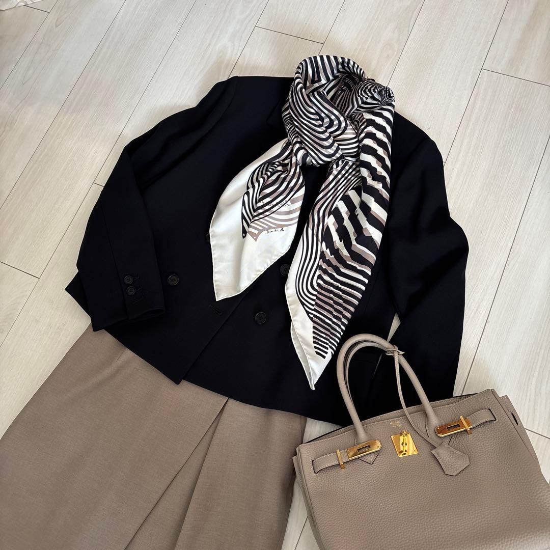 HERMES エルメスカレ90 スカーフ 洗練の波 - メルカリ