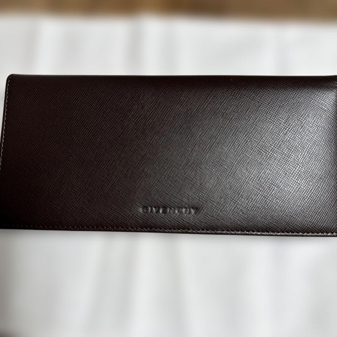 GIVENCHY ジバンシーダークブラウン 二つ折り長財布　未使用 GIVENCHY - 【極美品/訳あり特価】ジバンシィ GIVENCHY 二つ折り財布