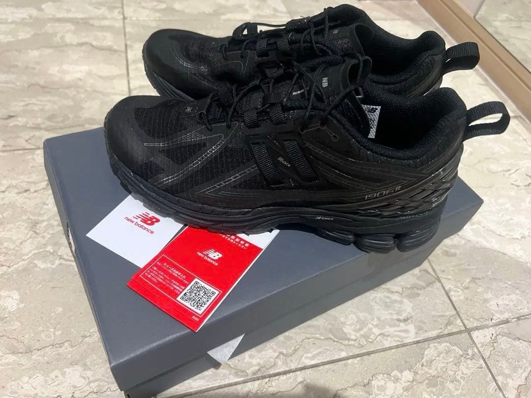 ニューバランス new balance 1906r ブラック　23.5cm