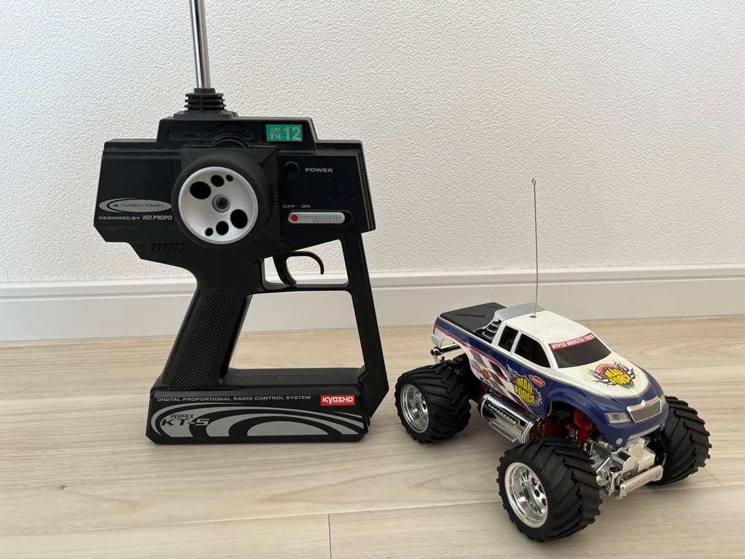 ミニッツモンスター マッドフォース 京商　四駆　中古 1/8 電動RCレディセット EP 4WDモンスタートラック マッドフォース