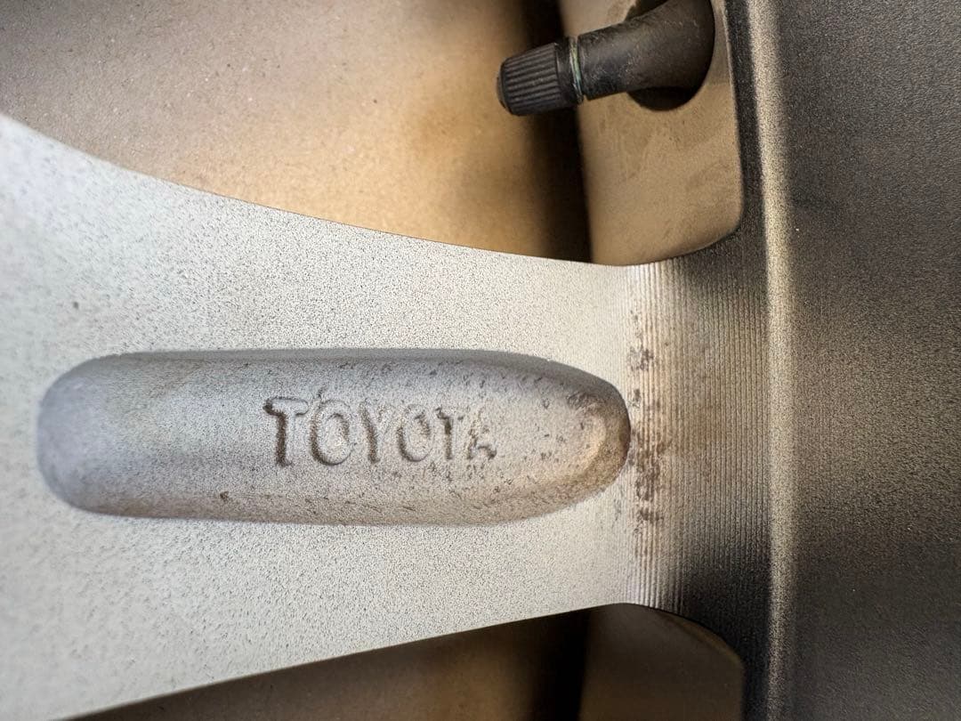 60 後期　トヨタ　ハリアー　純正ホイール　18インチ　7.5J +45 5H