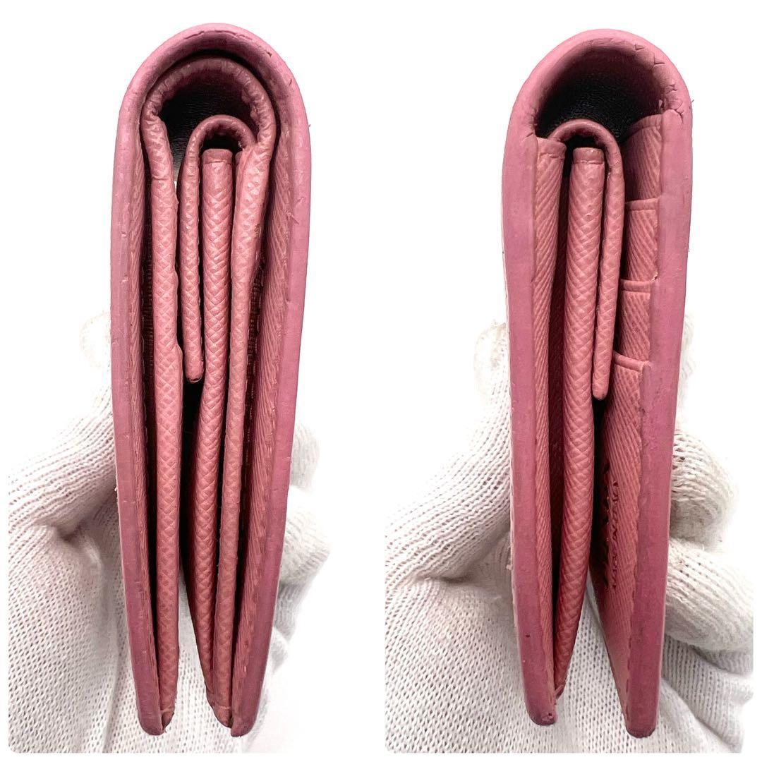 美品✨プラダ 二つ折り財布 サフィアーノシャイン レザー ピンク