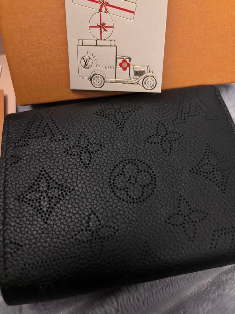 5h限定セール‼️】 LOUIS VUITTON ポルトフォイユイリスコンパクト