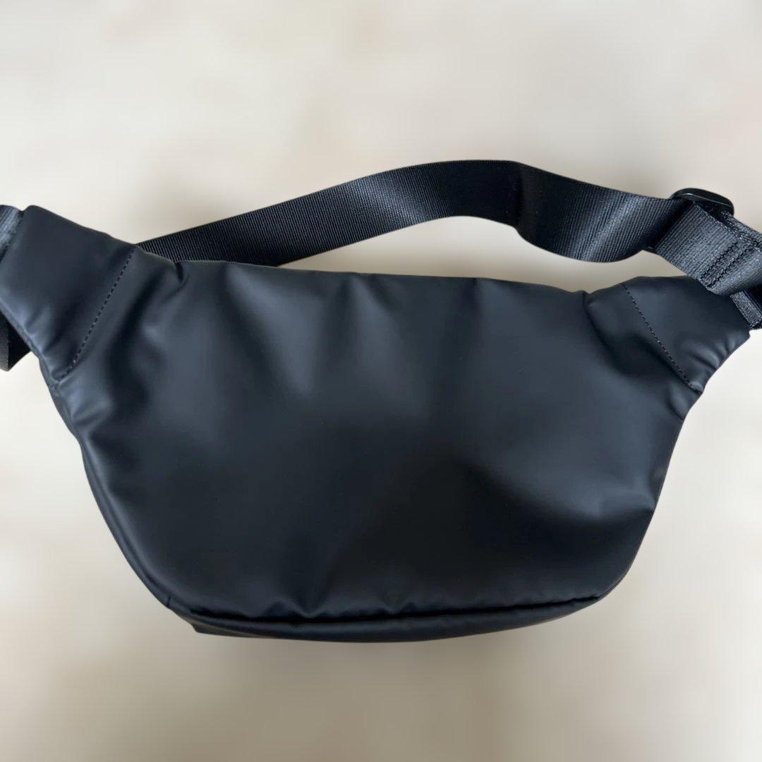 マリークワント ボディバッグ ウエストポーチ デイジー柄 ブラック