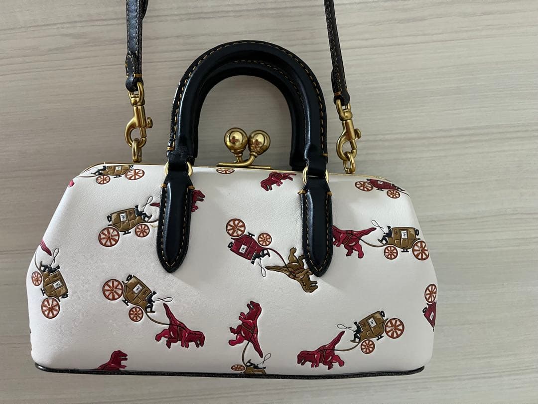 コーチ レキシーキスロックサッチェルバッグ - メルカリ