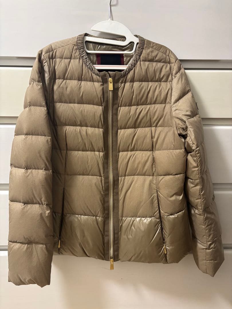 TATRAS タトラス ブレバ ダウンLTLA20A4169 BREVA TATRAS (タトラス) ノーカラー ショート丈 ダウン ジャケット BREVA