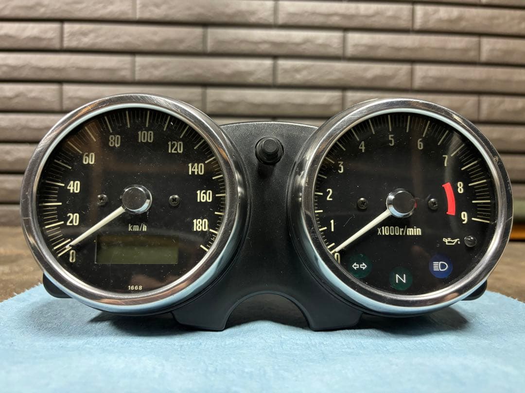 W650 スピードメーター 純正 - メルカリ