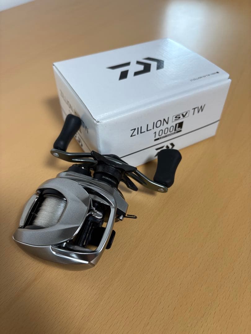 【美品+おまけ付き】ZILLION SV TW 1000L ベイトリール DAIWA（ダイワ） 21 ジリオン SV TW 1000 (右ハンドル/ギア比：6.3