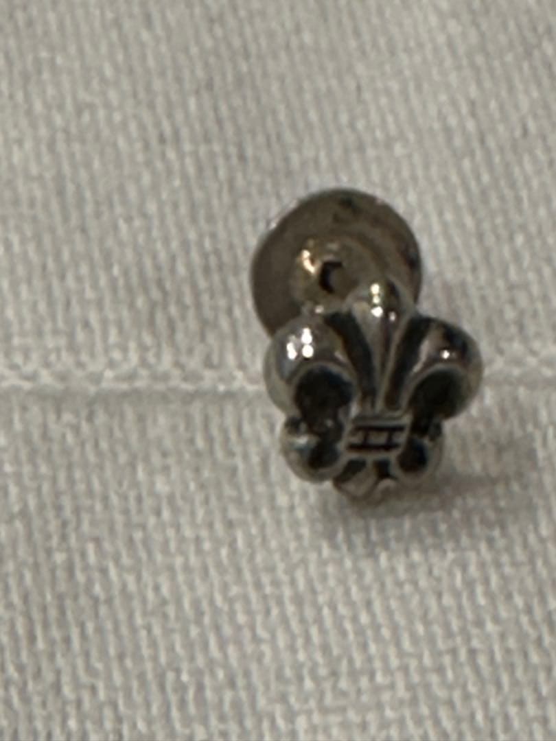クロムハーツ　シルバー925 フルール・ド・リス ピアス(片耳用) ピアス メンズ シルバー 片耳 アクセサリー 片方 いぶし銀 ユリ紋章 大