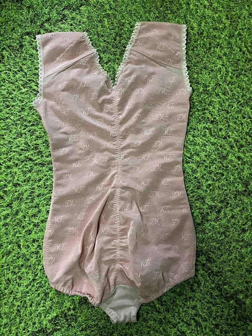 マミエールのボディスーツ２点とガードルの3点セット