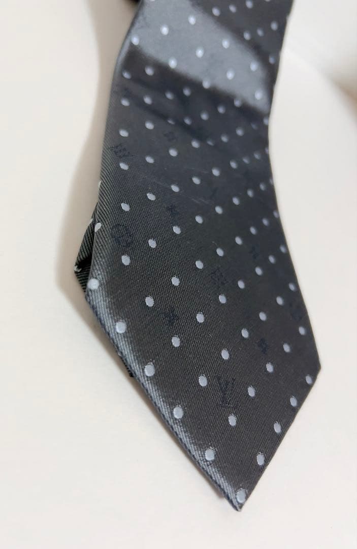 ルイヴィトン LOUIS VUITTON ネクタイ 光沢感 ドット グレー
