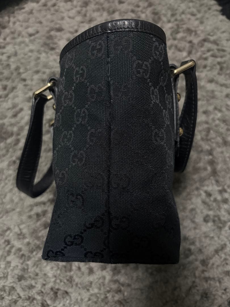 Gucci ブラック GGパターン ハンドバッグ - メルカリ