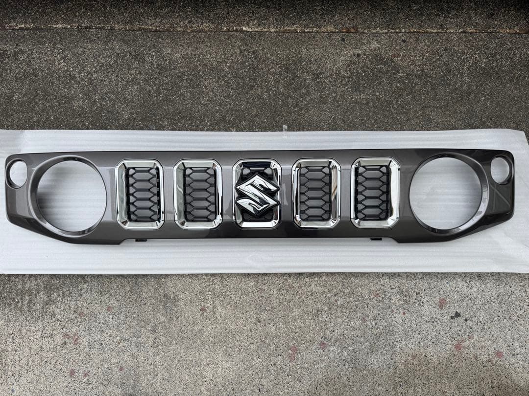 ジムニーノマド純正グリル【新車取り外し品】