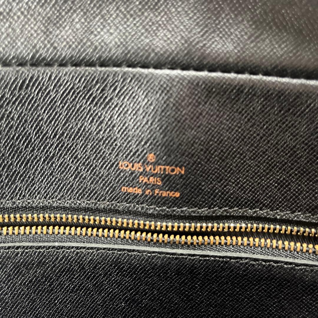 Louis Vuitton エピ ポルトドキュマン(Watchworld様専用) - メルカリ