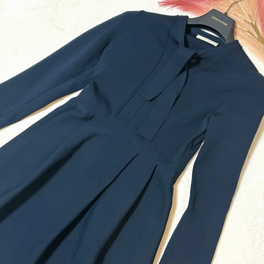 美品◇23AW CELFORDボウタイプリーツワンピース ネイビー 濃紺 36