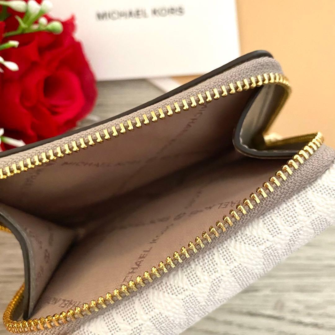 《新品》MICHAEL KORS 折り財布　ホワイト　シグネチャー　折り財布