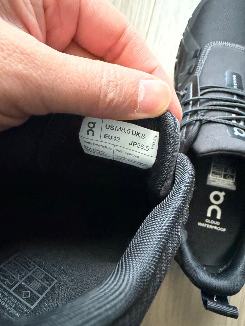 【新品未使用】On Cloud 6 WP (防水) ブラック 26.5cm