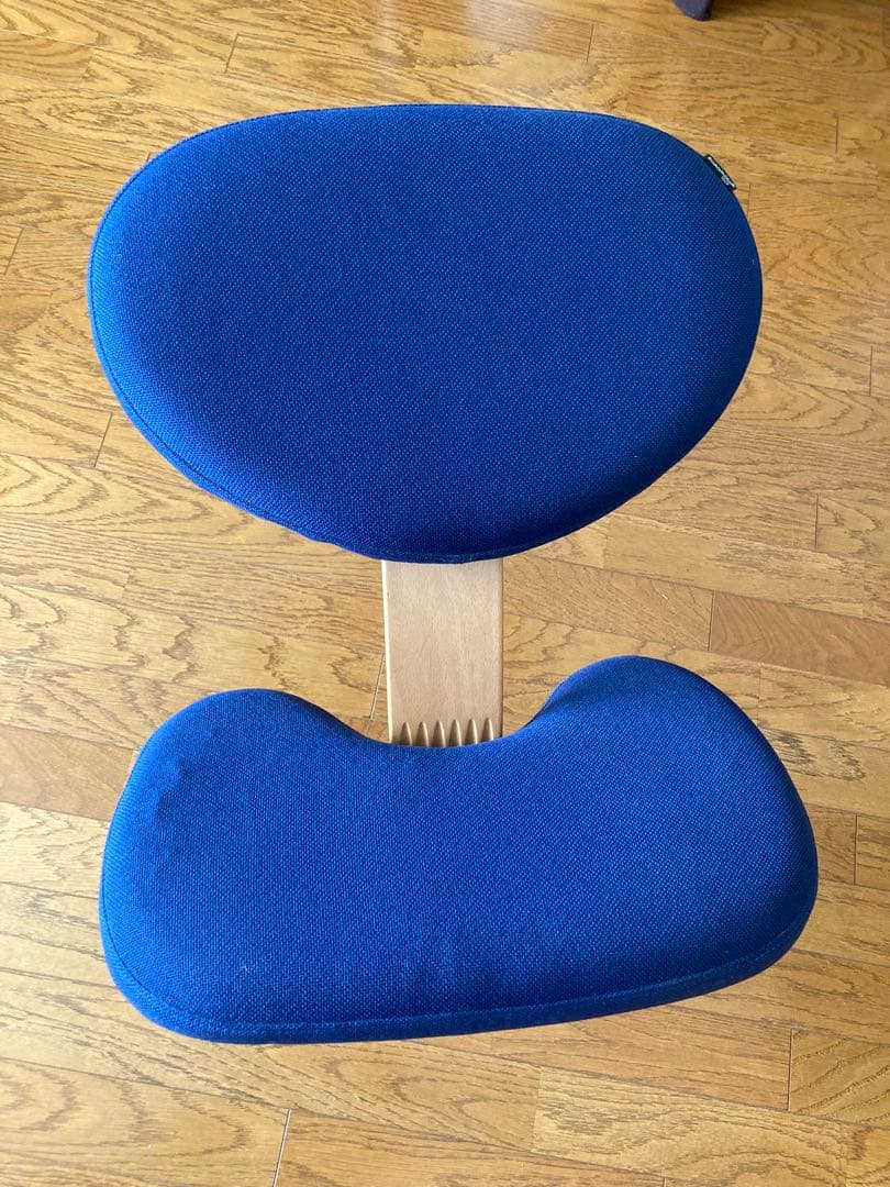 バランスラボ　バランスチェアイージー　紺色　汚れ無し　北欧　学習椅子　姿勢矯正 バランスラボ バランスチェア バランスイージー 学習椅子 木製 北欧