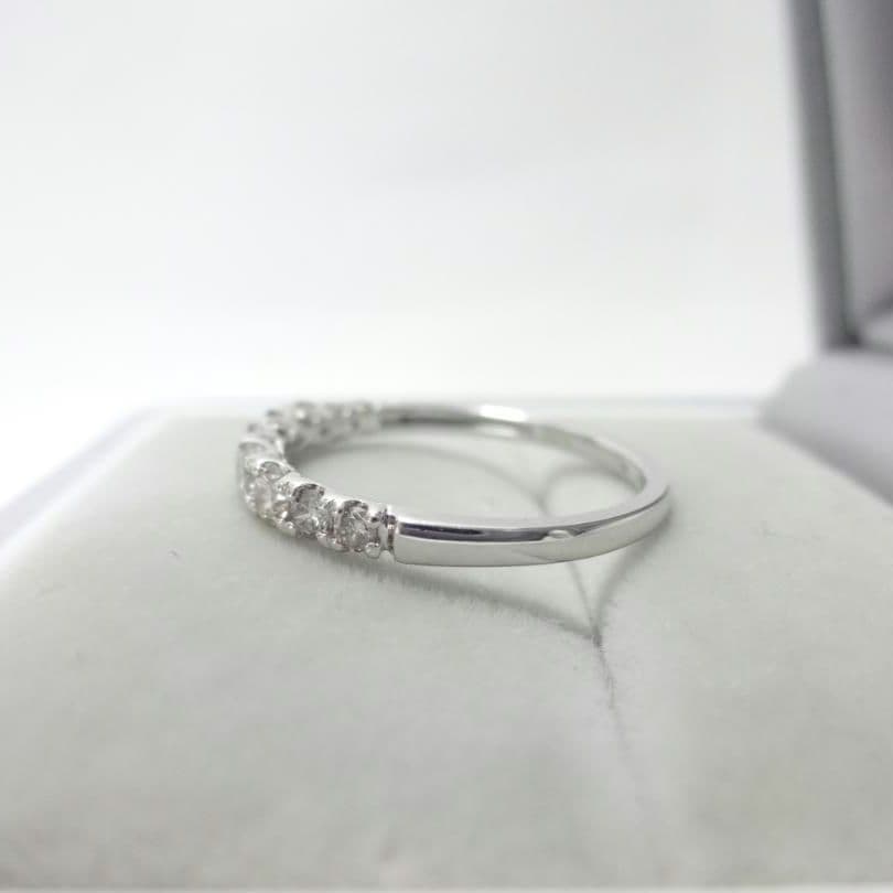 【美品】0.50ct　ダイヤモンド　ハーフエタニティ　リング　プラチナ