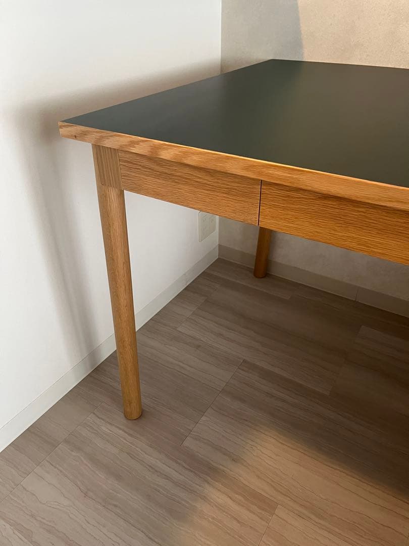 IDEE STILT TABLE 1200 Green Black - メルカリ