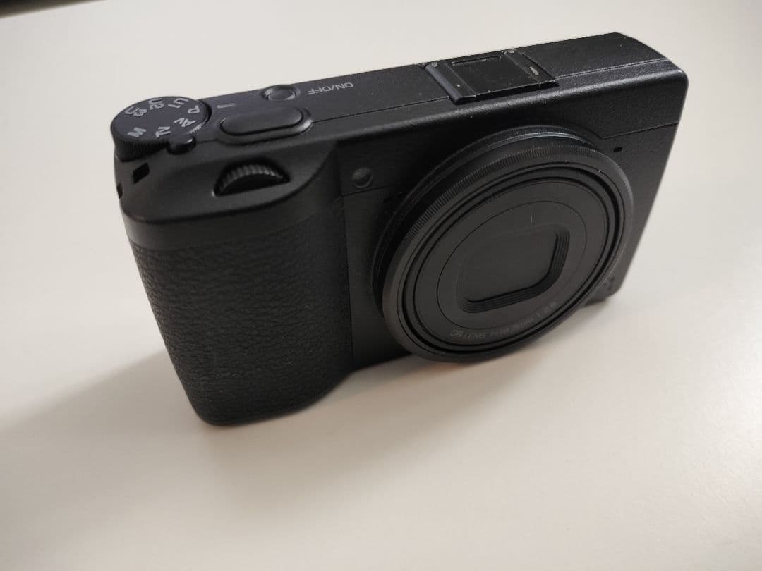 RICOH GR III コンパクトデジタルカメラ ハイエンドコンパクトデジタルカメラ「RICOH GR III Diary Edition」を